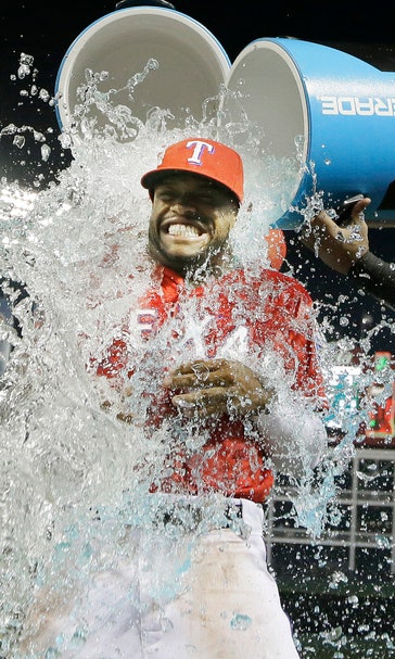 DeShields homer fuels dramatic Rangers rally